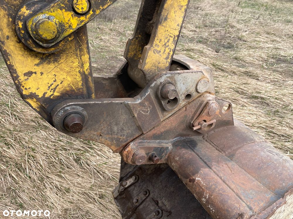 Komatsu WB97S-5E0 - 12