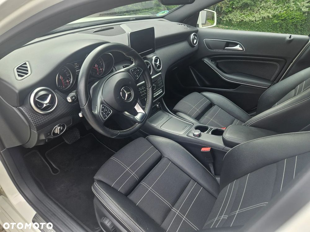 Mercedes-Benz Klasa A 160 7G-DCT Urban - 13