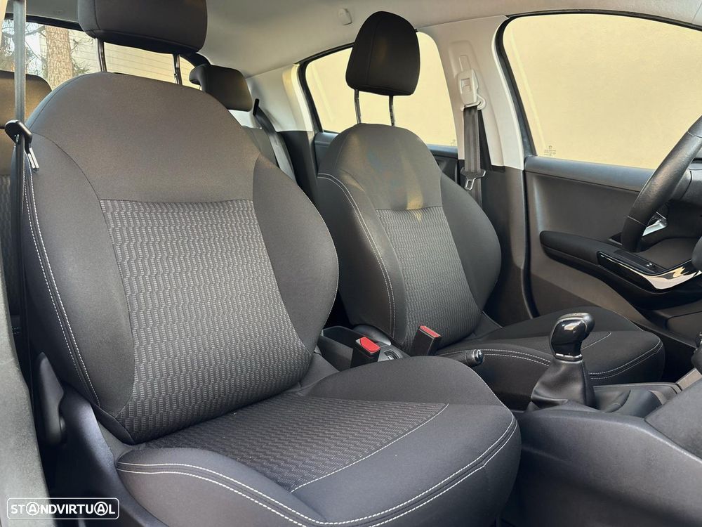 Peugeot 208 1.2 PureTech Style - 7