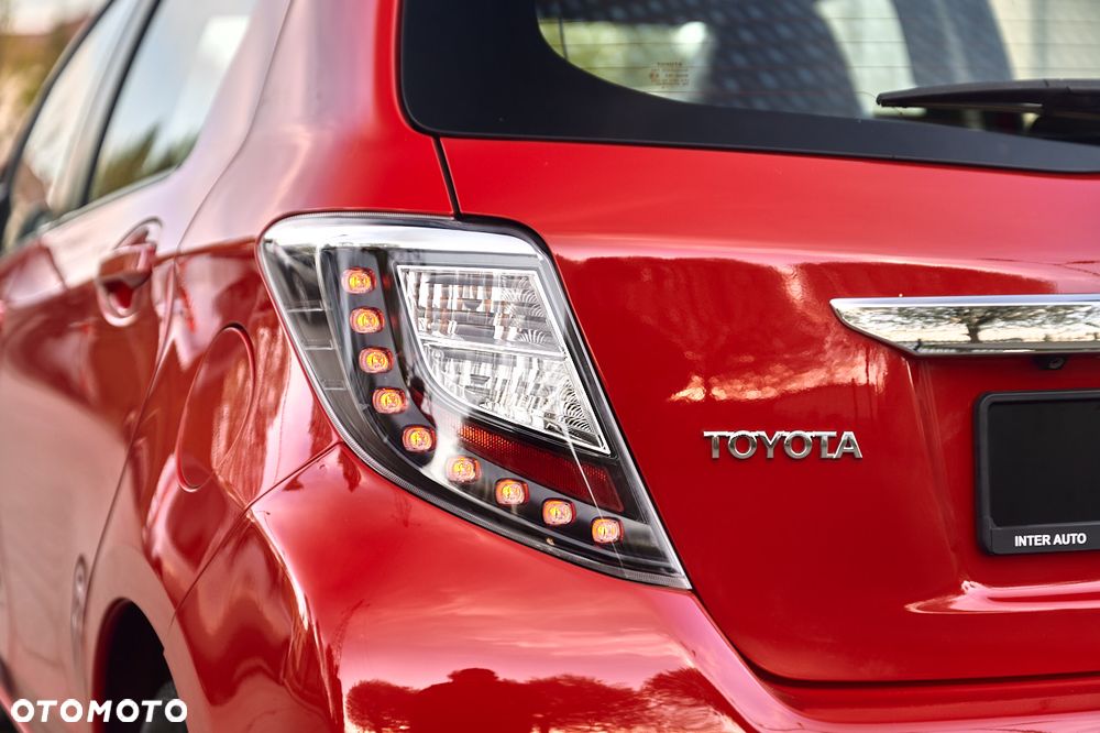 Toyota Yaris Hybrid 100 Premium EU6 - 19