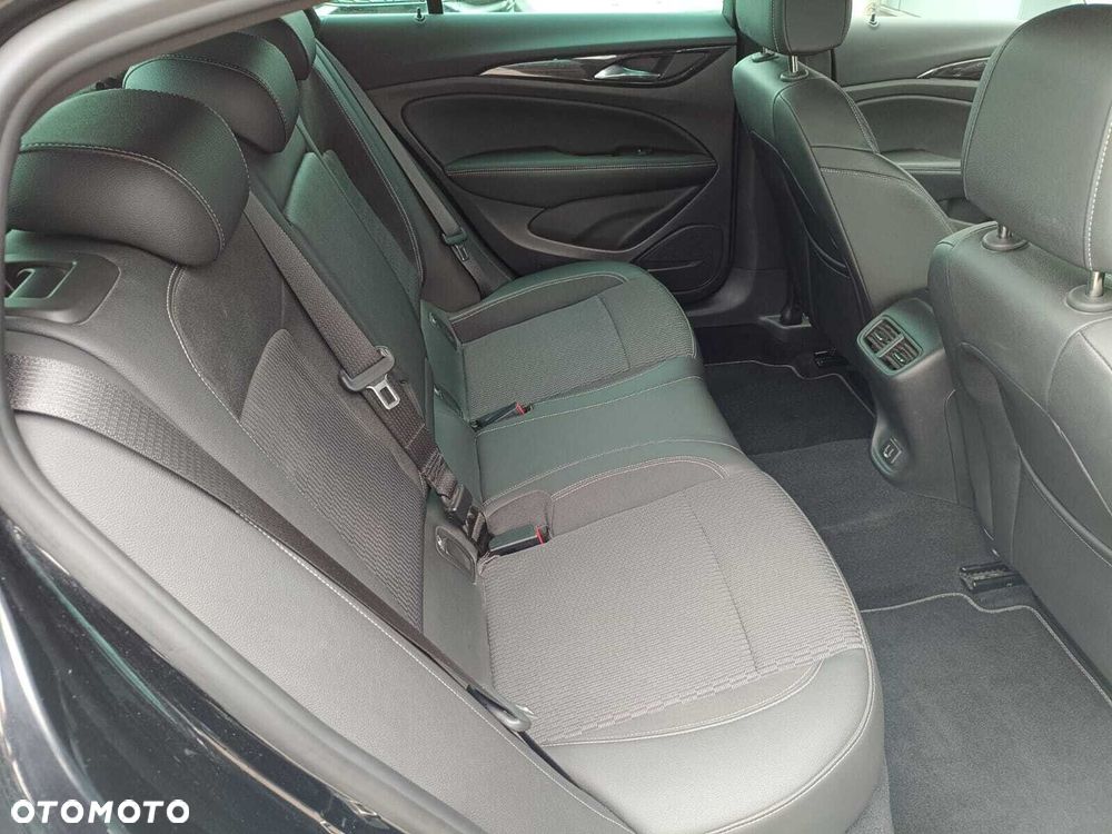 Opel Insignia 2.0 CDTI 4x4 GSi S&S - 13