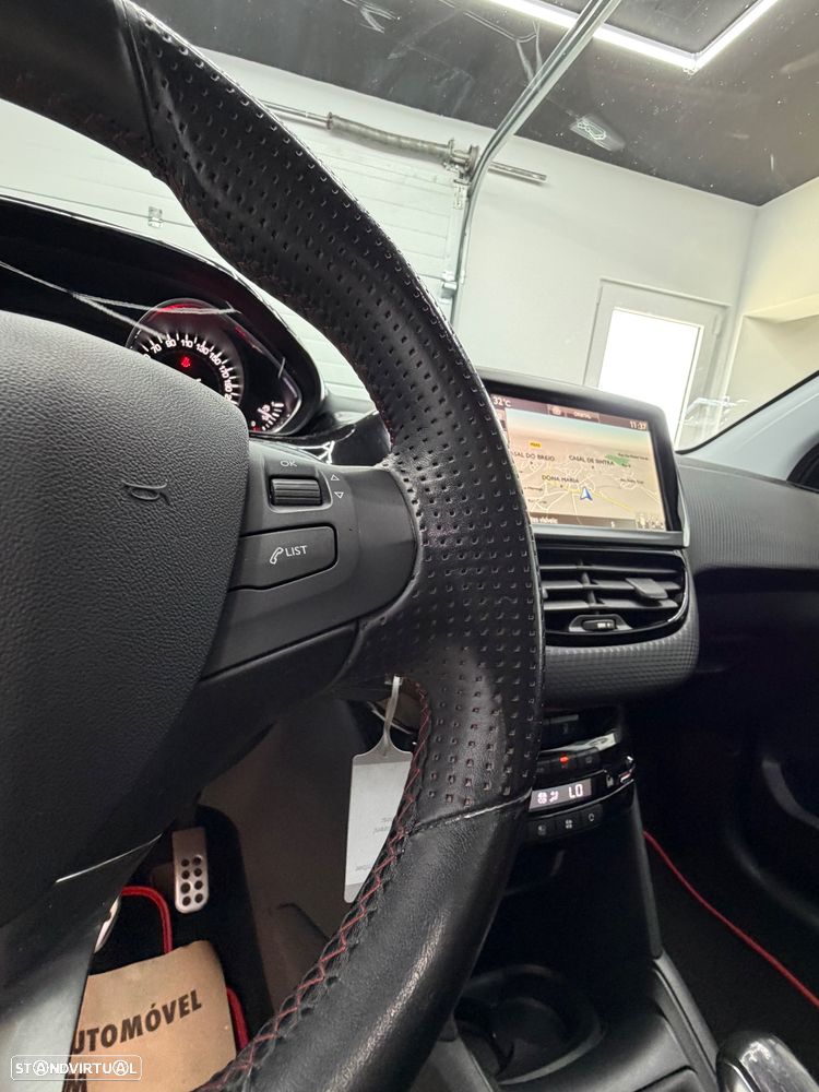 Peugeot 208 1.2 PureTech GT Line - 11