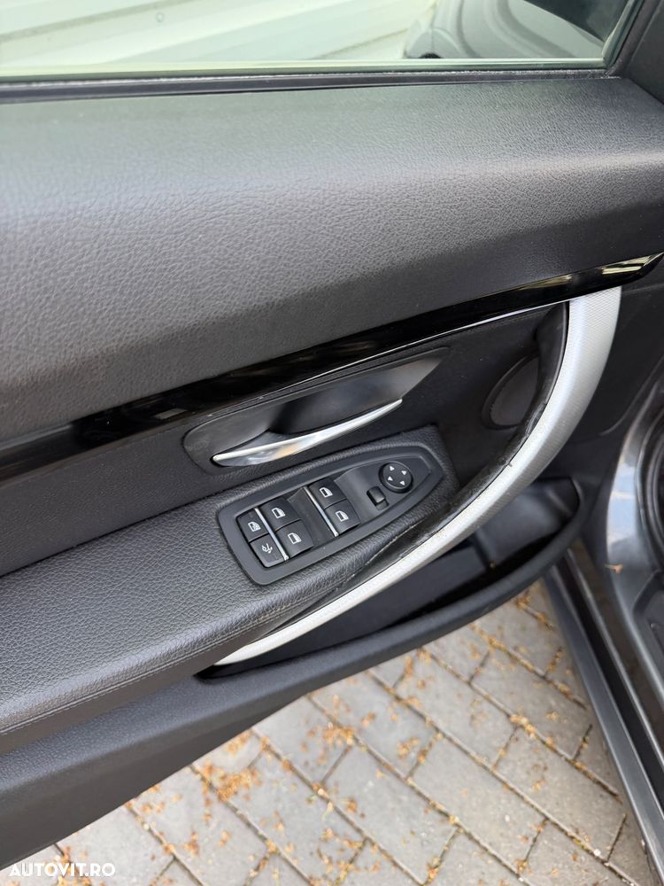 BMW Seria 3 320d Aut. - 14