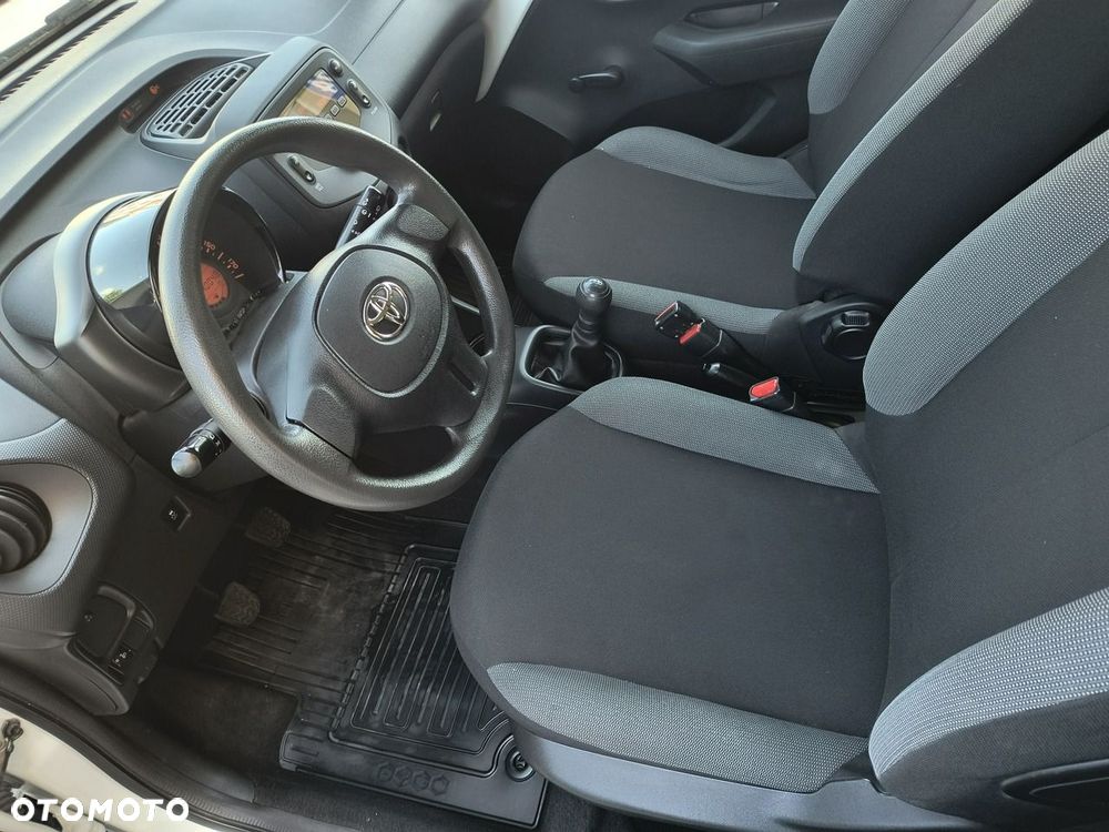 Toyota Aygo x-cite - 13