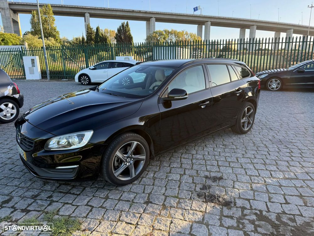 Volvo V60 2.0 D3 Kinetic - 6
