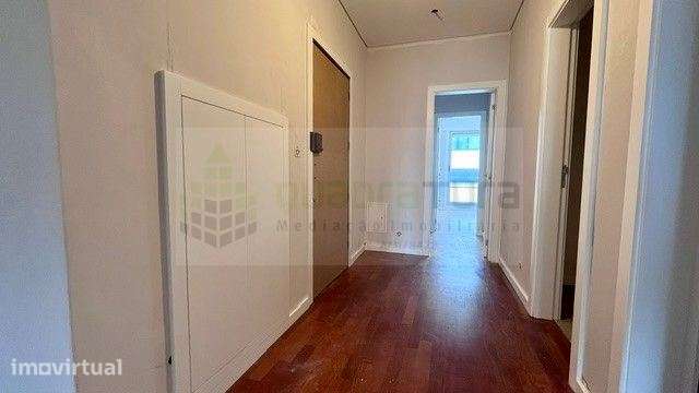 Apartamento T2 | Boavista | junto à Rotunda | Totalmente restaurado - Grande imagem: 4/17