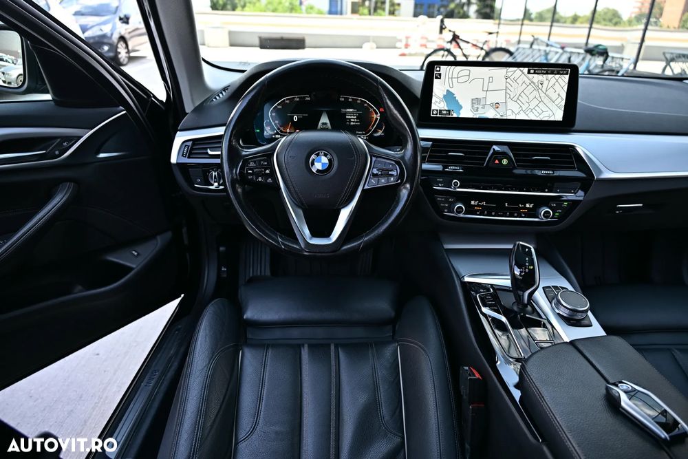 BMW Seria 5 530d xDrive AT MHEV - 10