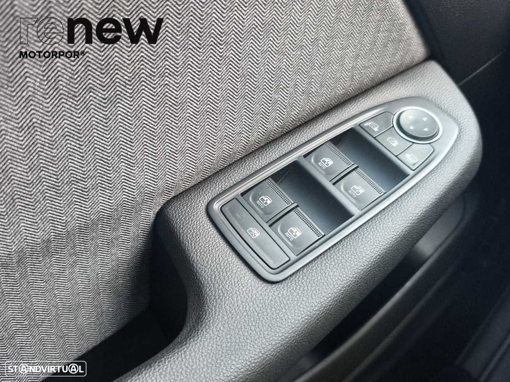 Renault Clio 1.0 TCe Techno — fotografia 22