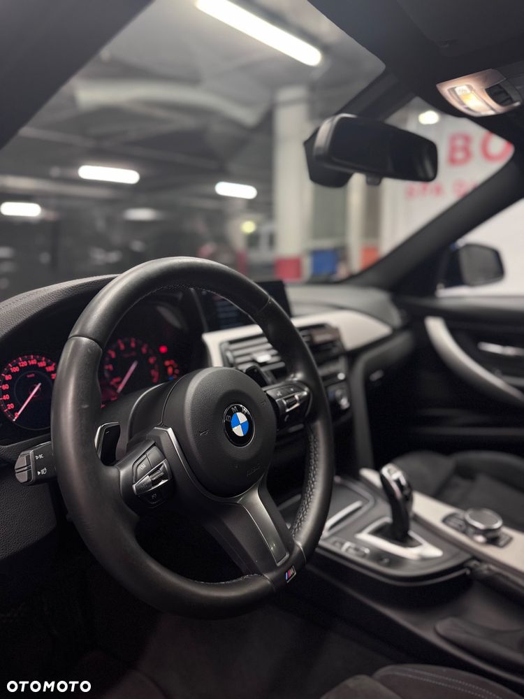 BMW Seria 3 320i xDrive M Sport - 2