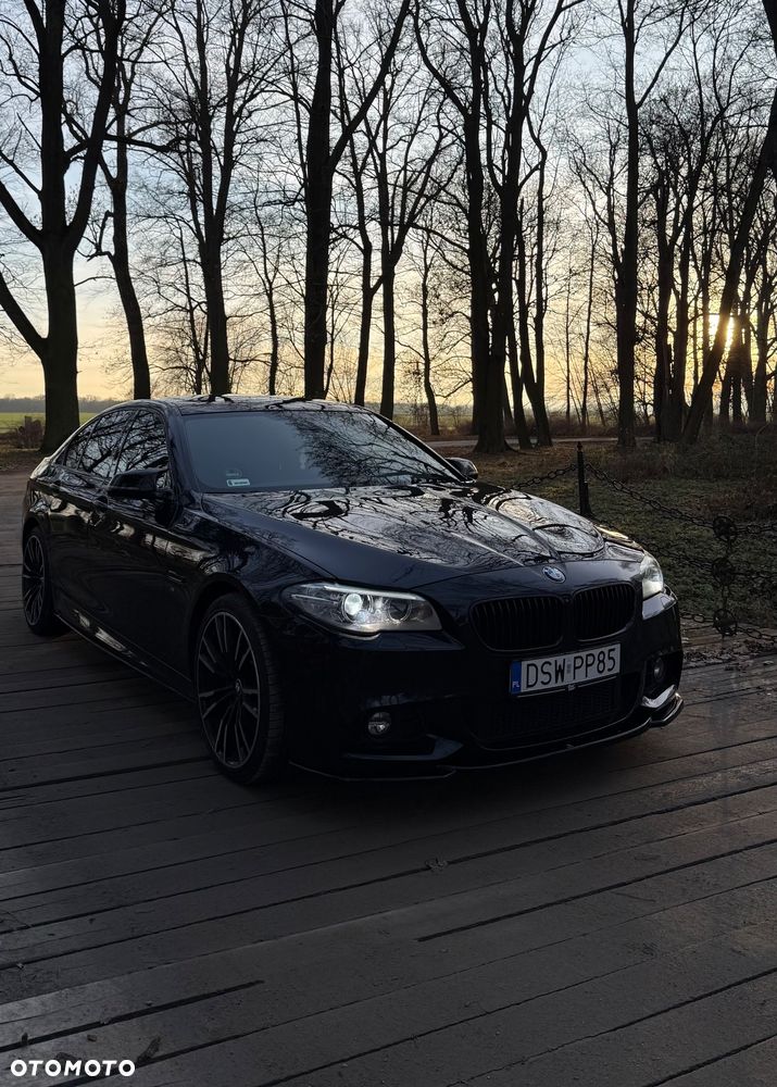 BMW Seria 5 525d xDrive - 2