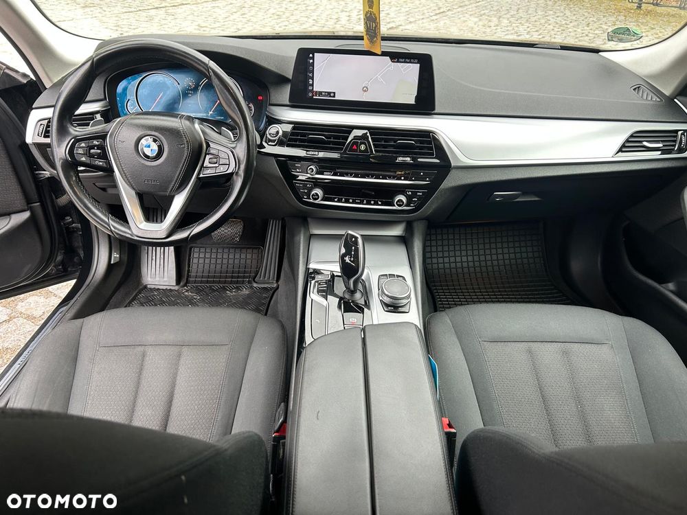 BMW Seria 5 530d xDrive Sport Line - 13