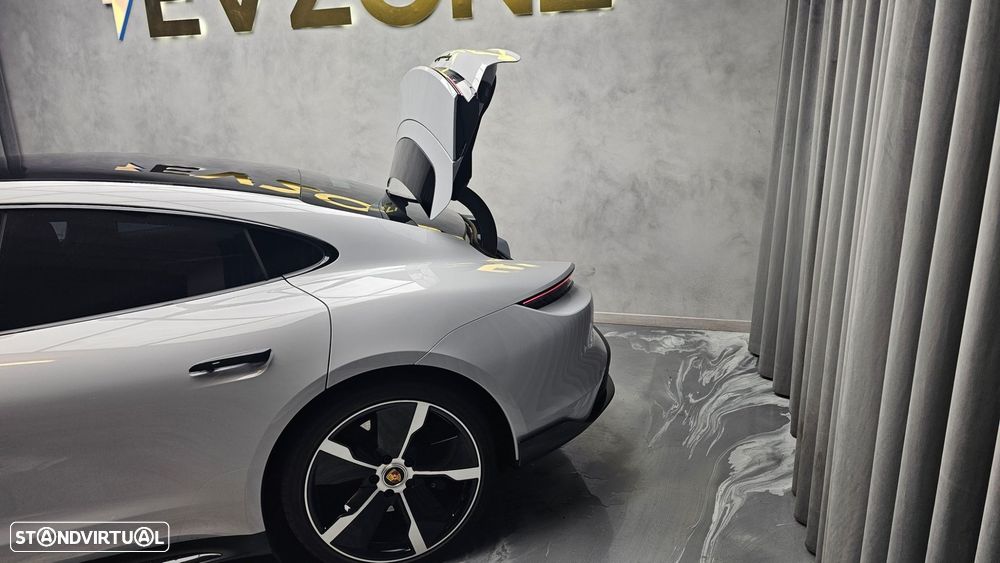 Porsche Taycan Turbo - 29