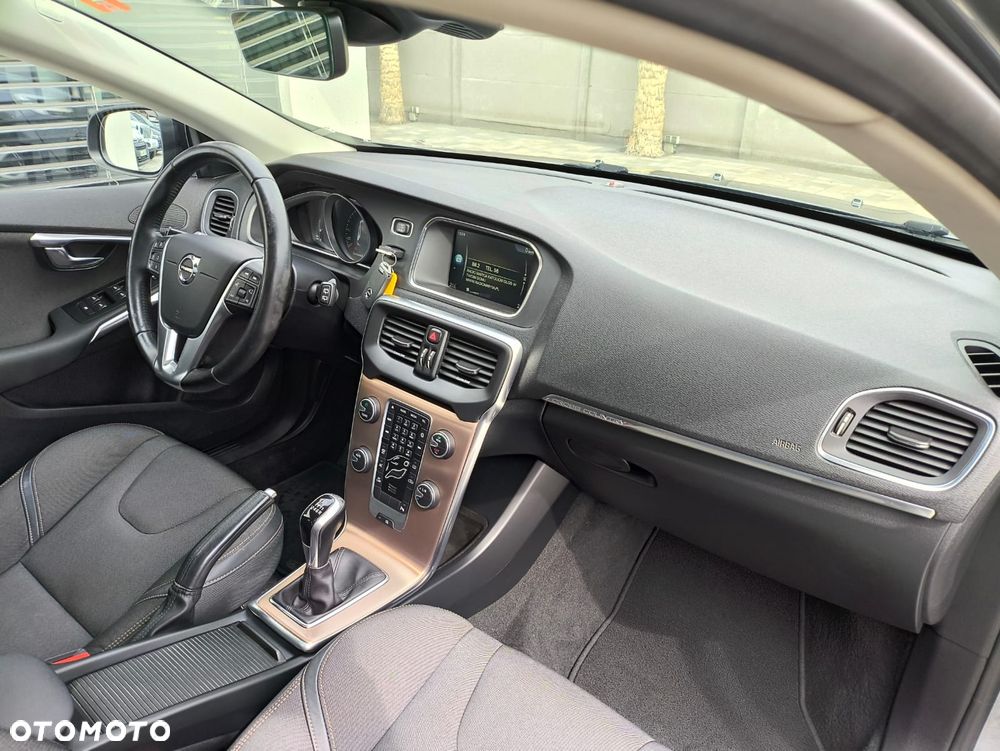 Volvo V40 D3 Momentum - 17