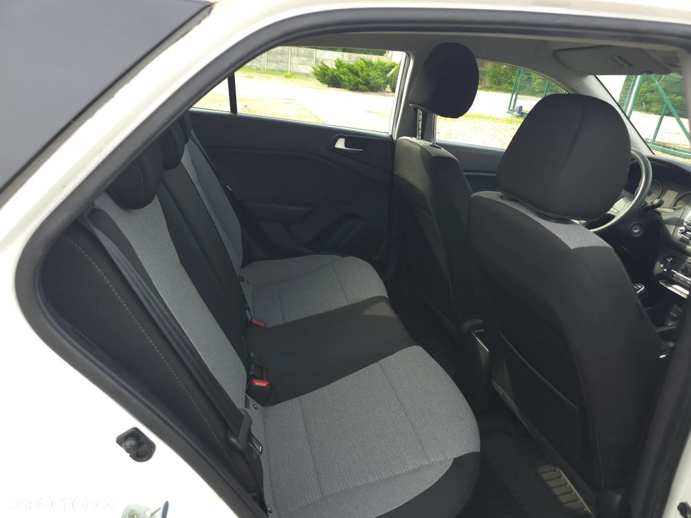 Hyundai i20 1.1 CRDi Comfort - 13
