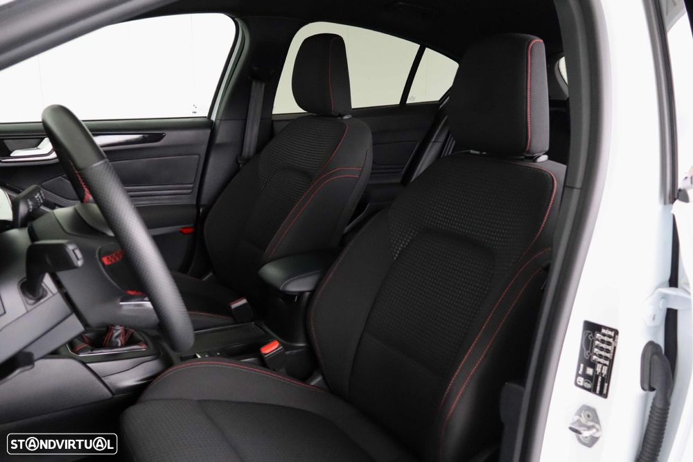 Ford Focus 1.0 EcoBoost MHEV ST-Line - 38