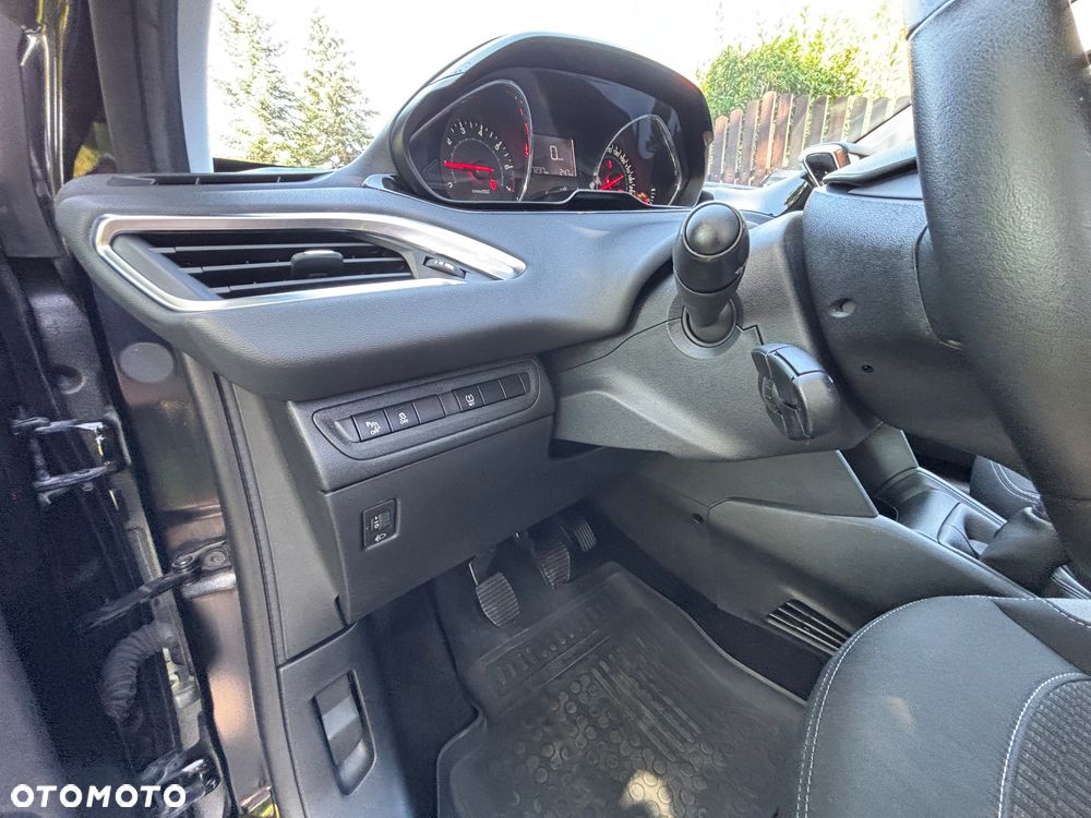 Peugeot 208 1.2 PureTech Style - 7