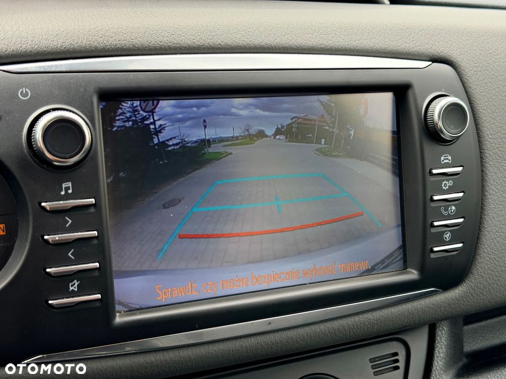 Toyota Yaris Hybrid 100 Sol - 21