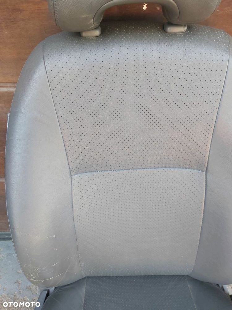 Toyota Prius II 1,5 XW20 fotel prawy przód pasażera skóra 03-09r - 4