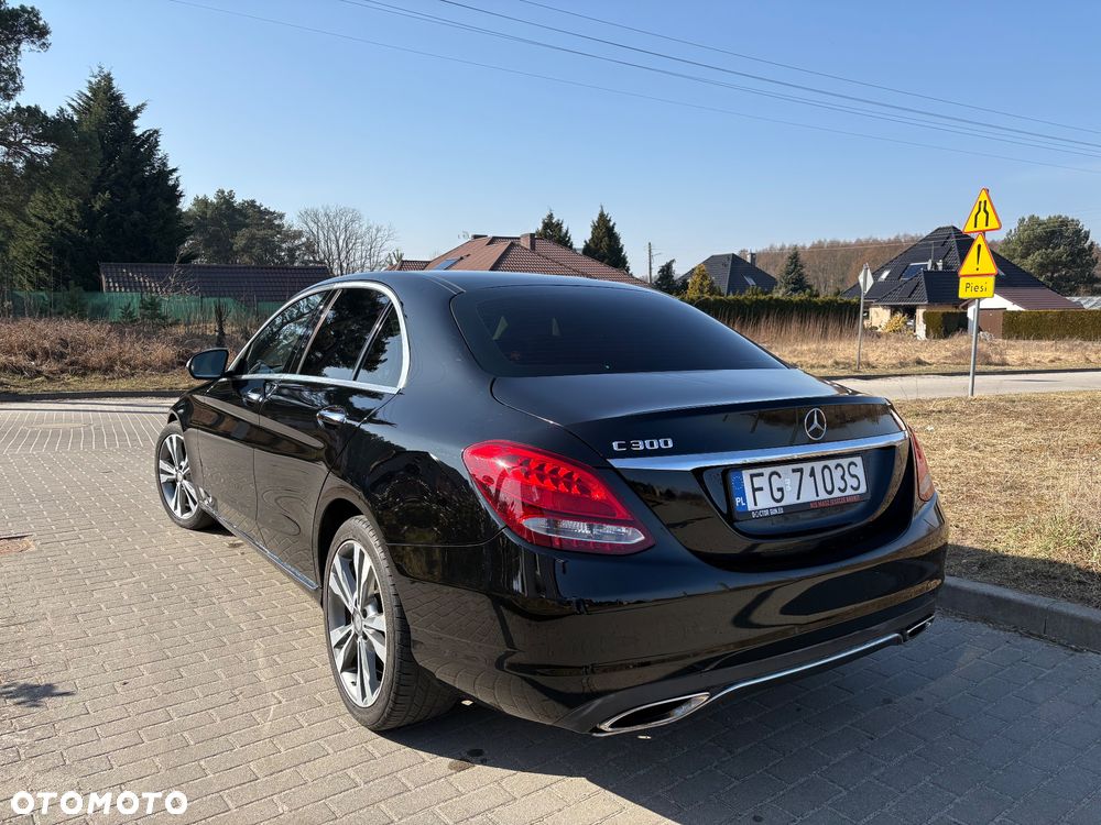 Mercedes-Benz Klasa C 300 7G-TRONIC - 3