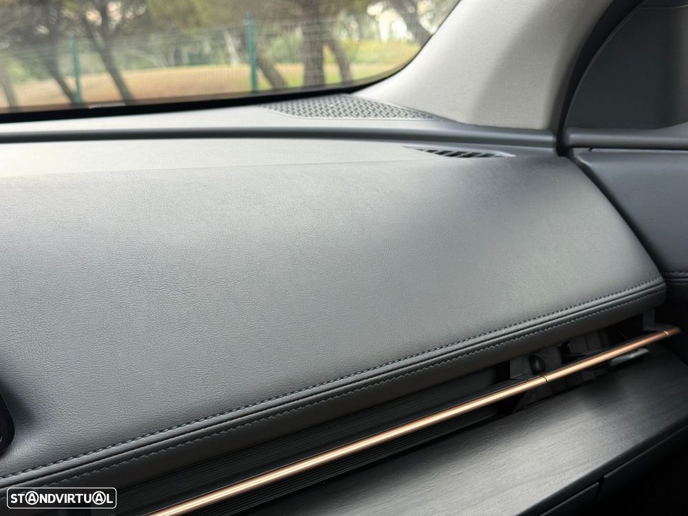 Nissan Ariya 63 kWh Advance Carr. 22kW + Teto Panorâmico - 45