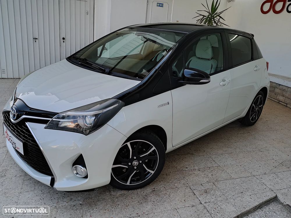 Toyota Yaris 1.5 HSD Comfort +P.Style+P.Techno — fotografia 8