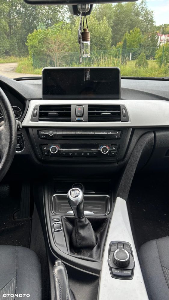 BMW Seria 3 328i - 15