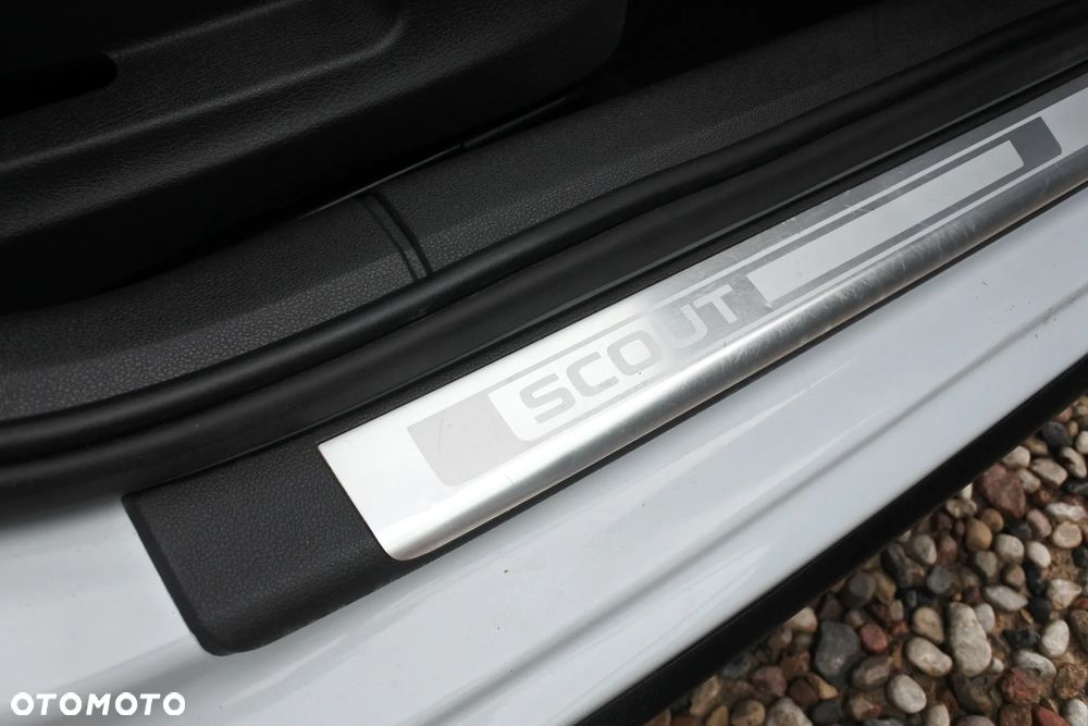 Skoda Octavia Scout 2.0 TDI 4x4 DSG - 26