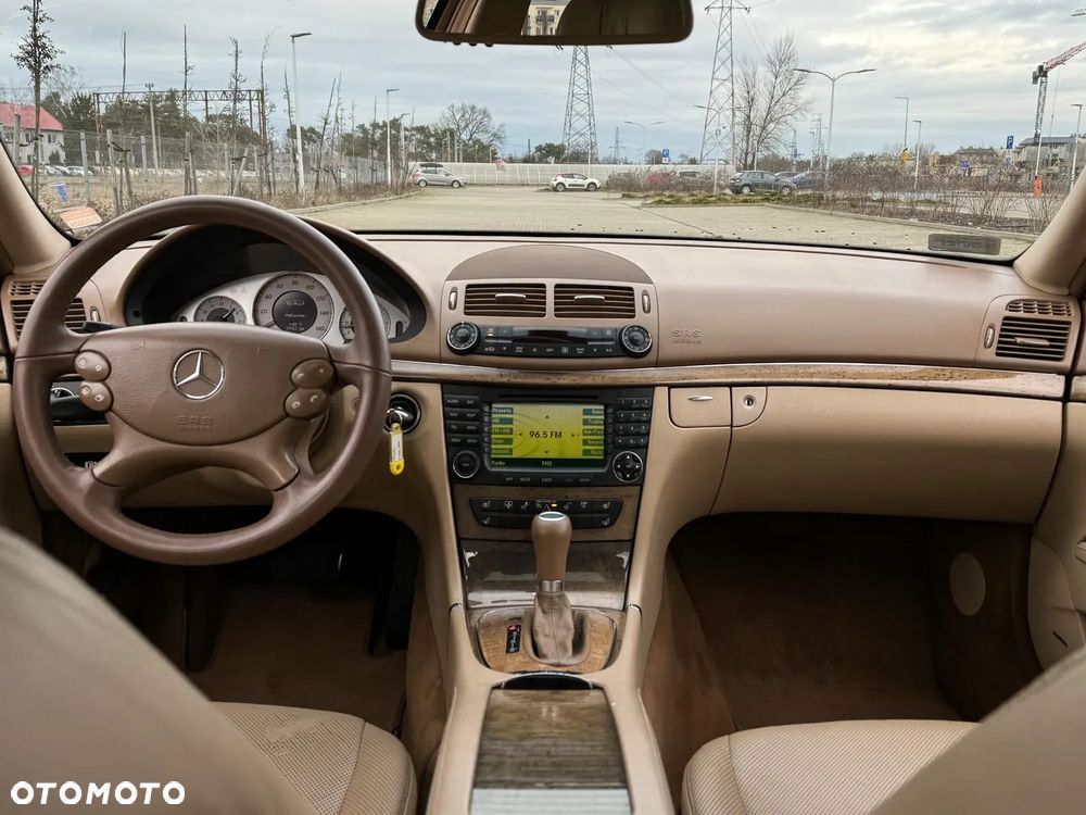 Mercedes-Benz Klasa E 500 4-Matic Avantgarde - 19