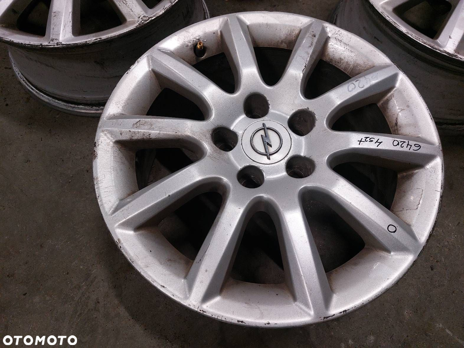 FELGA ALUMINIOWA 4 SZT OPEL ASTRA H 5x110 6,5Jx16 ET37 FI65,1 - 4