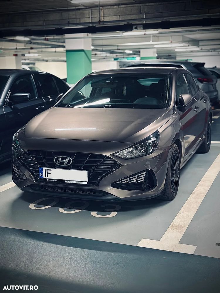 Hyundai i30 1.5 T-GDI 160CP MHEV 5DR M/T Highway - 1