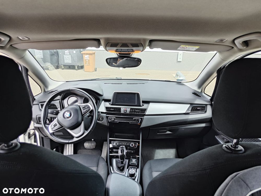 BMW Seria 2 218i - 14