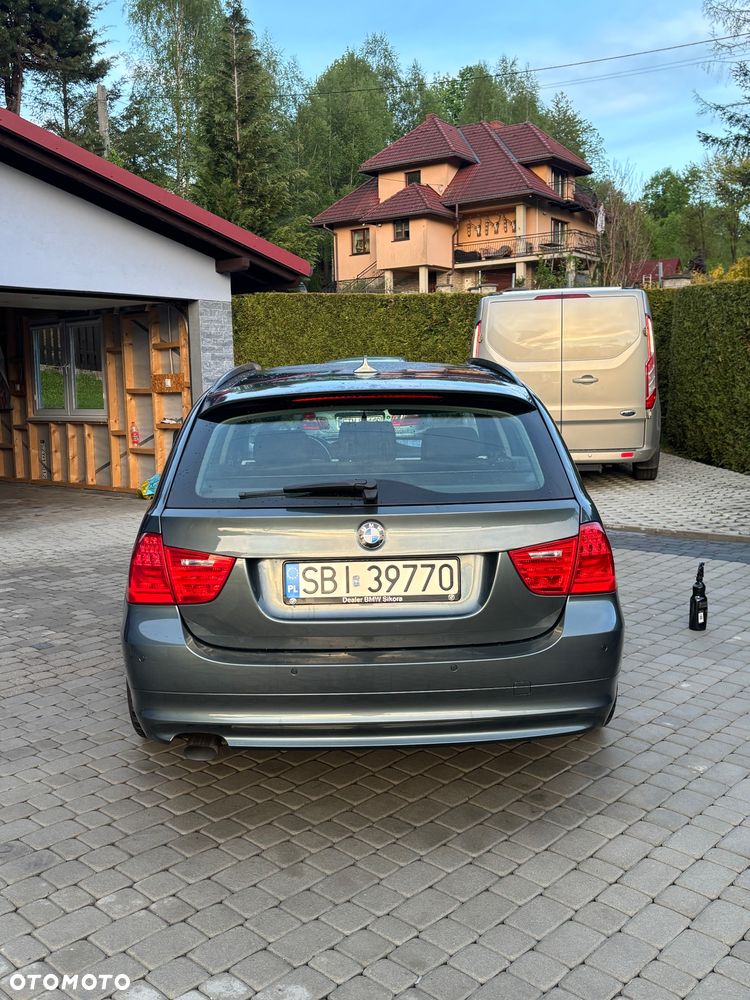BMW Seria 3 318d DPF - 8