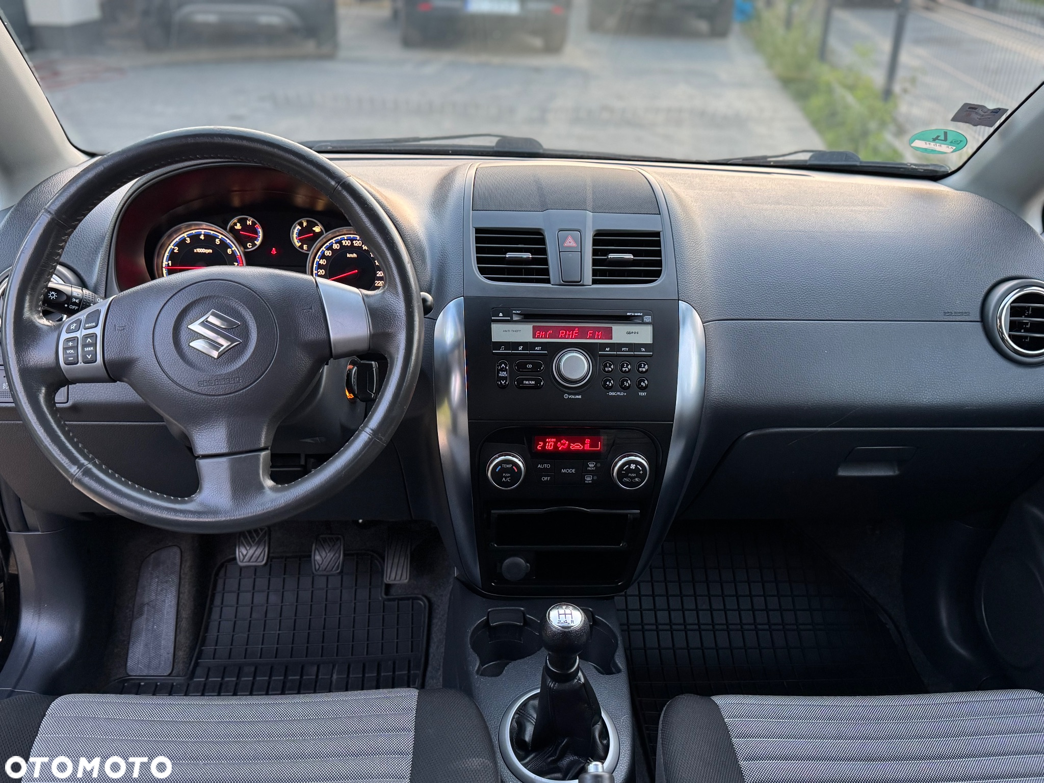 Suzuki SX4 1.6 Comfort Plus - 19