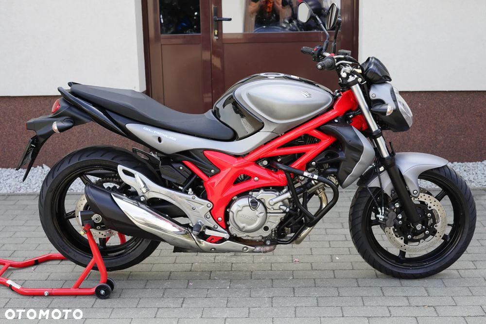 Suzuki Gladius - 3