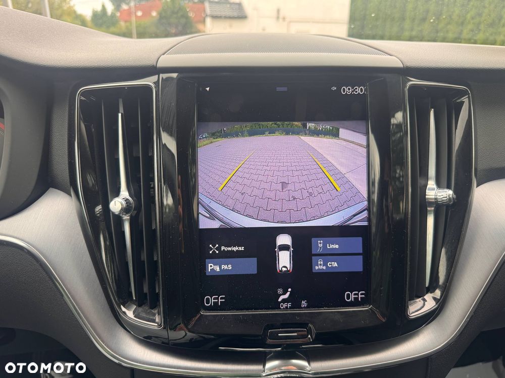 Volvo XC 60 B4 D Geartronic Momentum Pro - 26