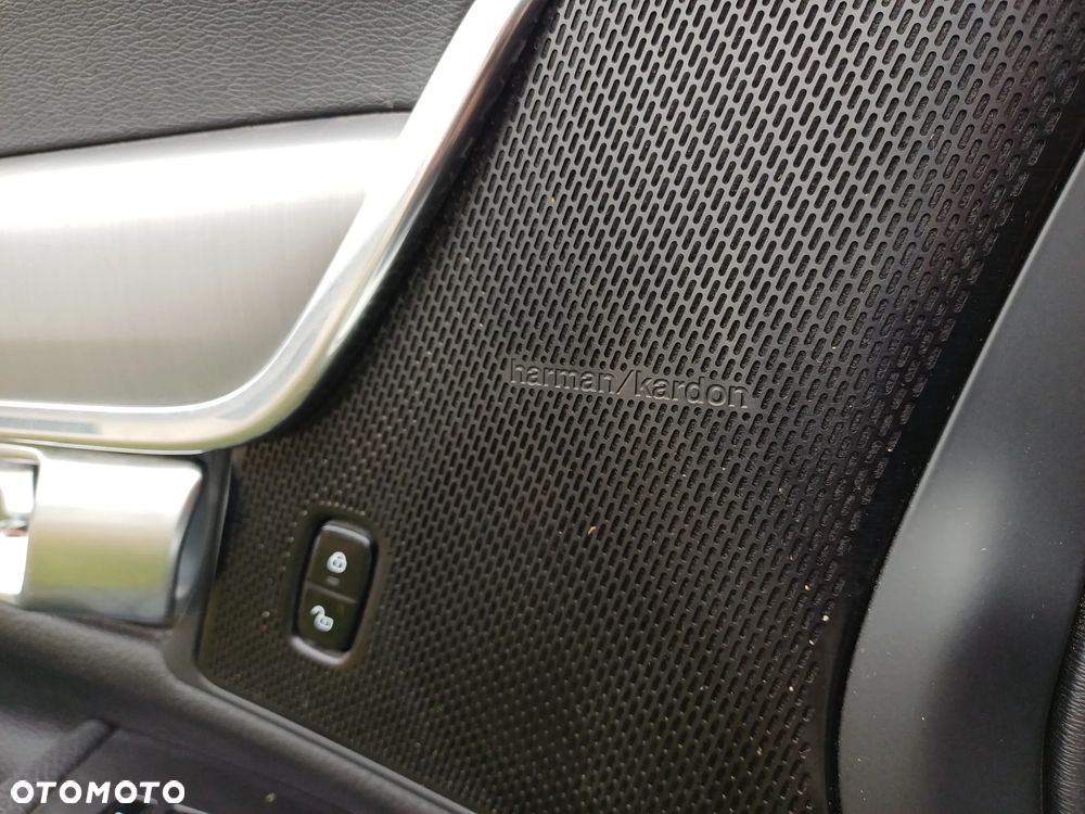 Volvo V90 D5 AWD Geartronic Momentum Pro - 22