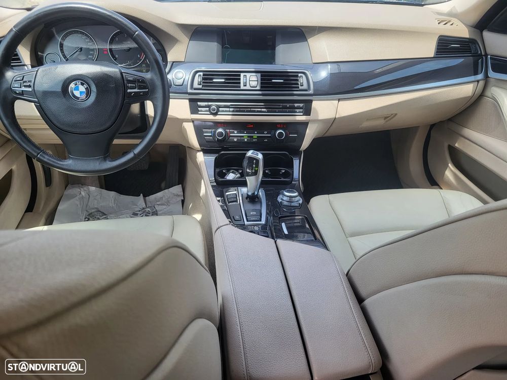 BMW 520 d Line Luxury Auto — fotografia 6