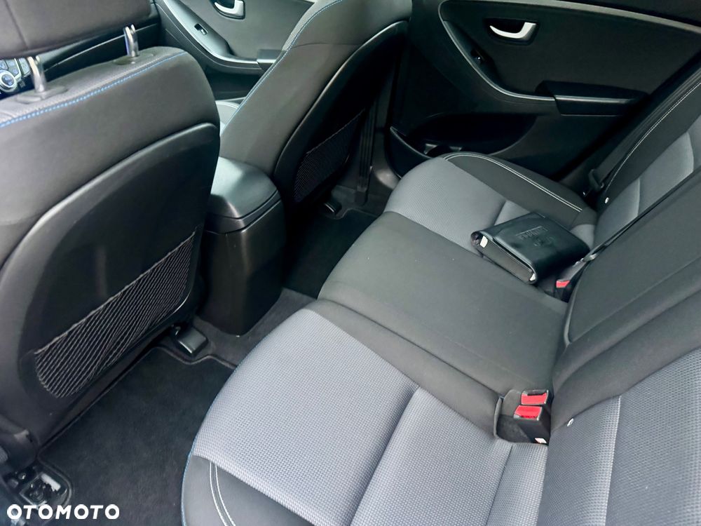 Hyundai i30 1.6 GDI BlueDrive Premium - 16