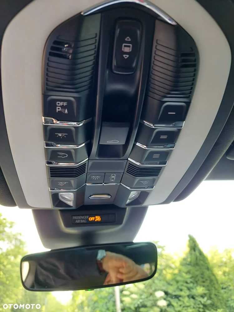 Porsche Macan - 33