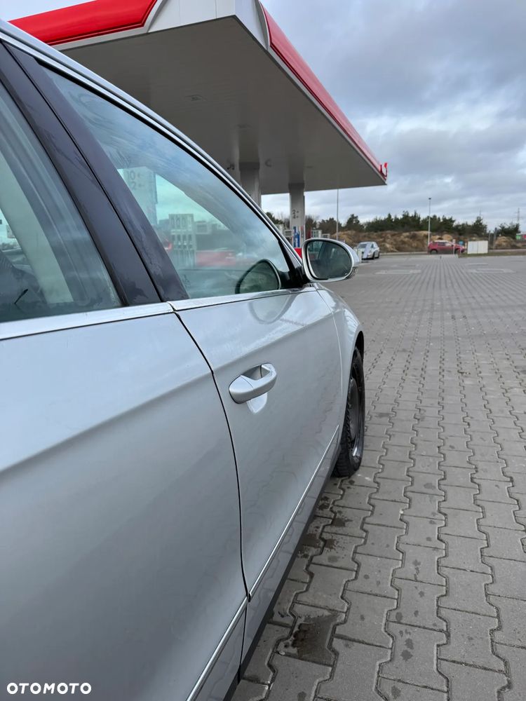 Volkswagen Passat 2.0 TDI DPF Highline - 15