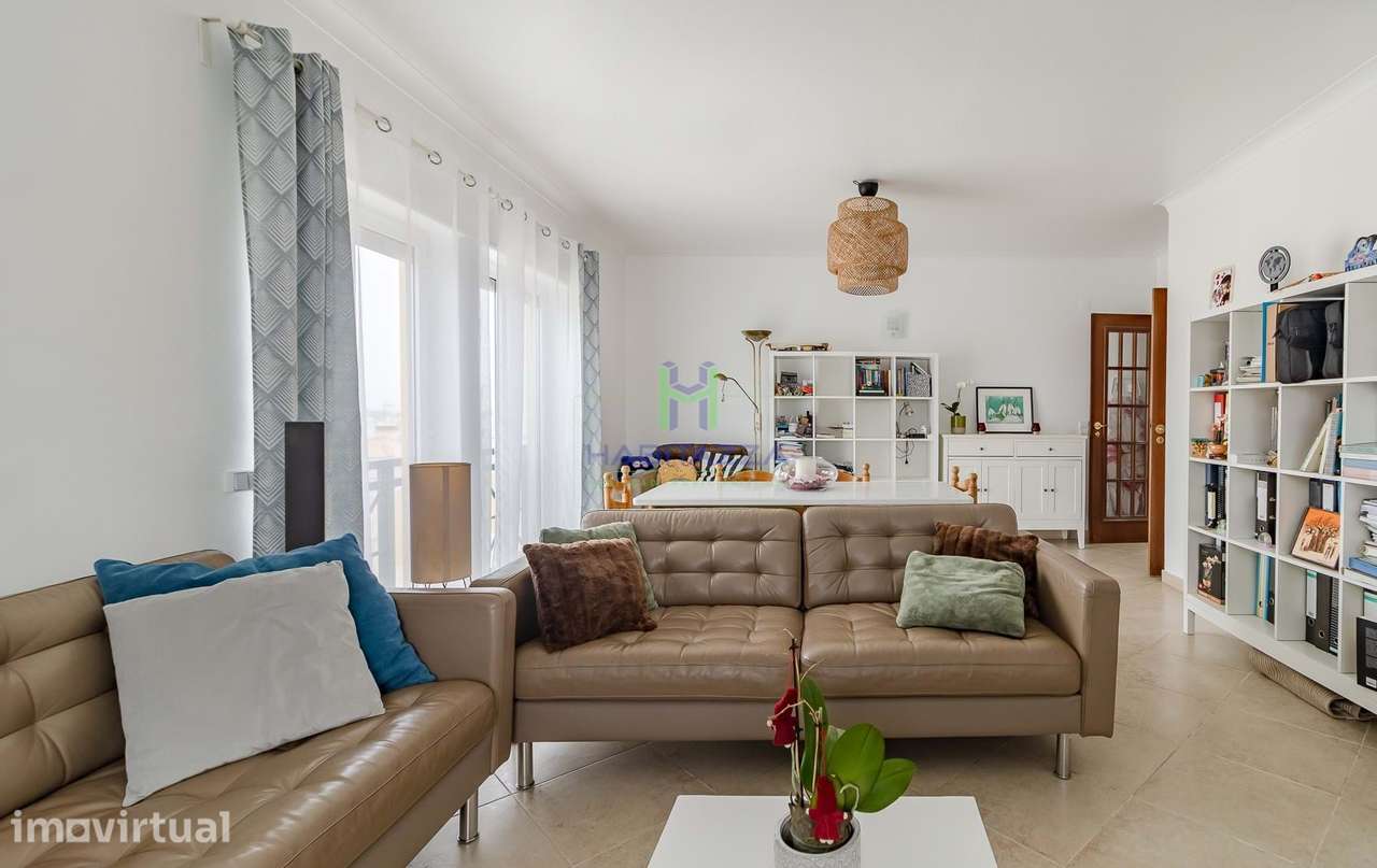 Apartamento T3 no último Piso, com 3 Frentes e Vistas Desafogadas em L - Grande imagem: 4/28