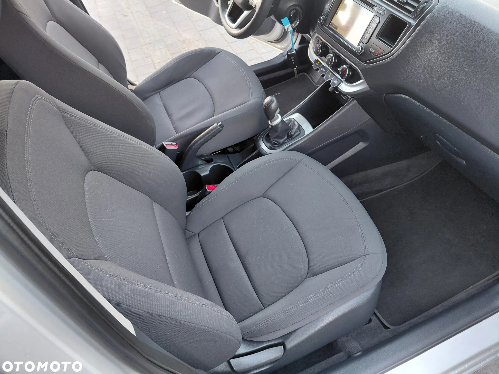 Kia Rio 1.4 Business Line - 12