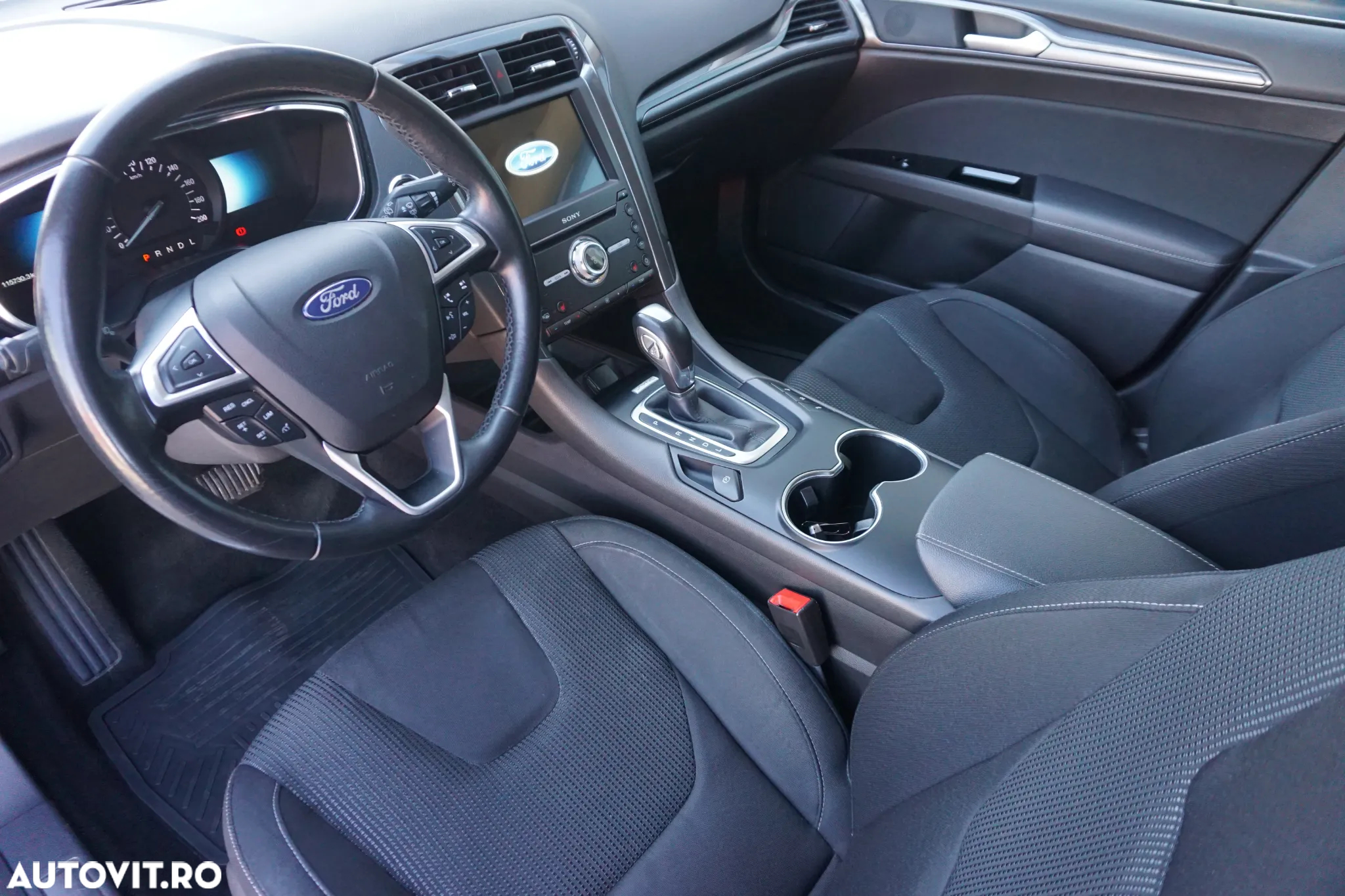 Ford Mondeo 2.0 HEV Titanium - 8