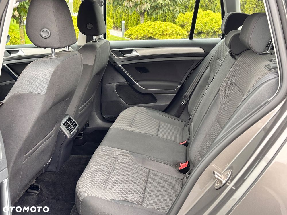 Volkswagen Golf - 15