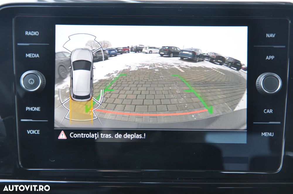 Volkswagen T-Roc - 23