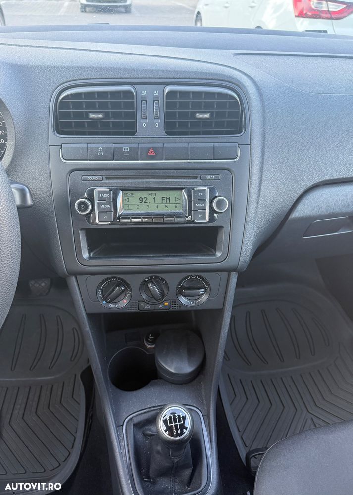 Volkswagen Polo 1.2 Attractive - 17