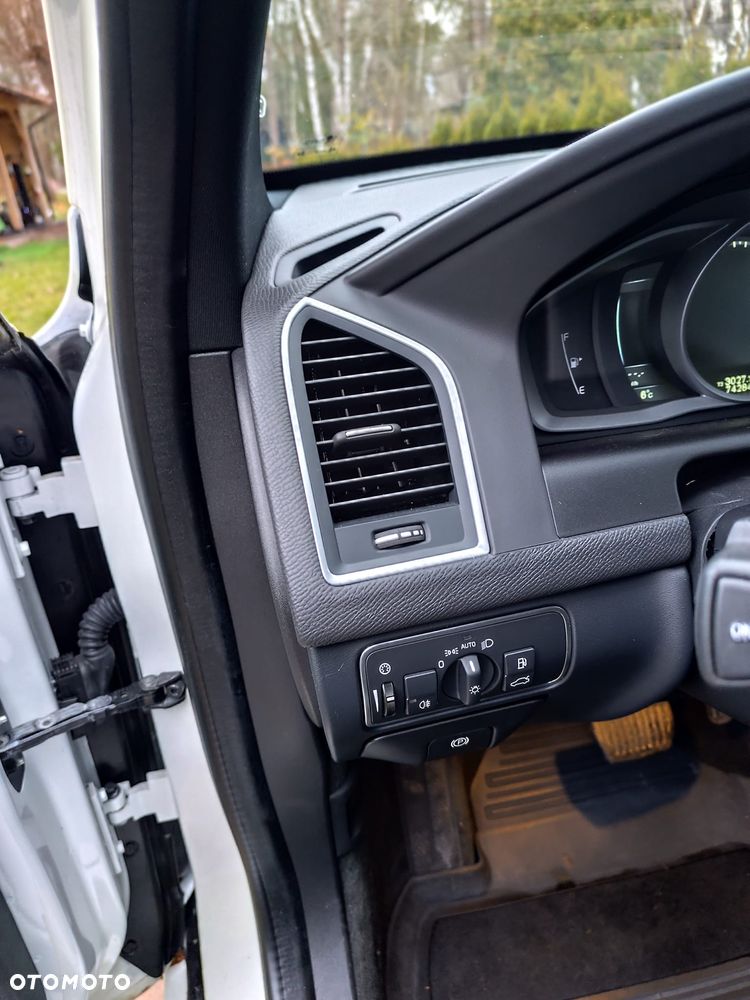 Volvo XC 60 D4 AWD Geartronic Momentum - 20