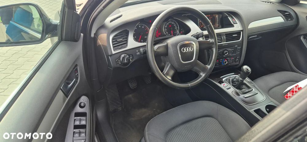 Audi A4 Avant 1.8 TFSI Ambiente - 8
