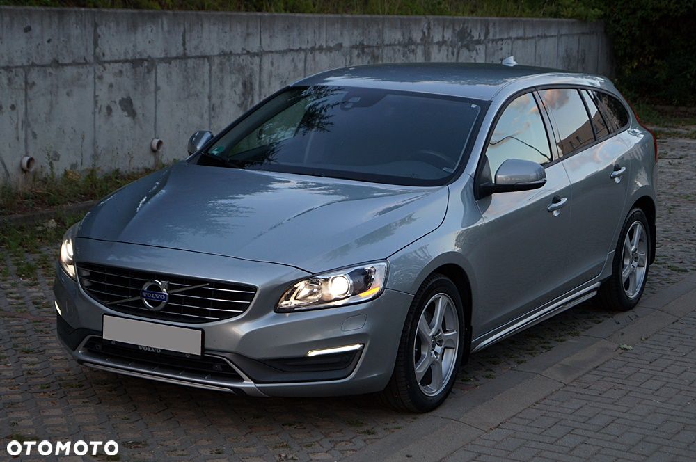 Volvo V60 D4 Geartronic Summum - 13