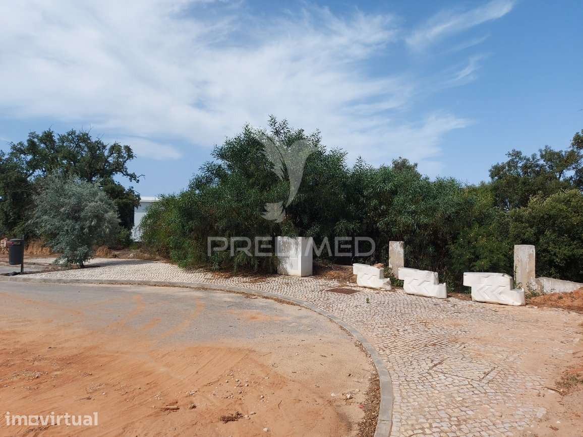 Moradia T3 térrea, terreno 950m2, com piscina em Vale Navio - Grande imagem: 2/32